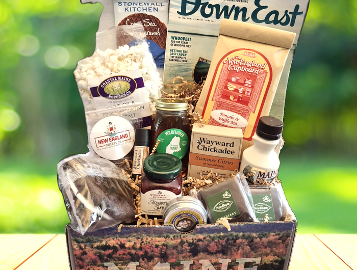 <h2><strong>13 Item "Discovery Gift Box" </strong> [Premium]</h2><h4><strong>All Include:</strong></h4><h5><strong>Jumbo Whoopie Pie</strong></h5><h5><strong>Maine Made Honey</strong></h5><h5><strong>Maine Pure Maple Syrup </strong></h5><h5><strong>Maine Made Popcorn </strong></h5><h4><strong>The remaining 9 items will be for you to "Discover" </strong></h4><h4><strong>_____________________________________</strong></h4><h5></h5>
